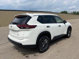 
										2024 Nissan Rogue S full									