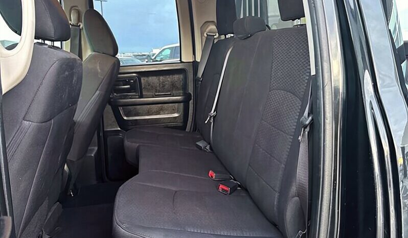 
								2019 RAM 1500 Express full									