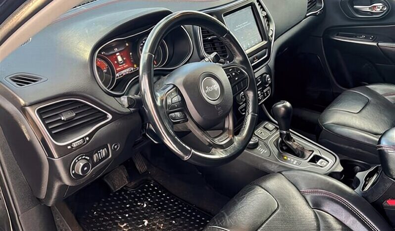 
								2019 Jeep Cherokee Trailhawk Elite full									