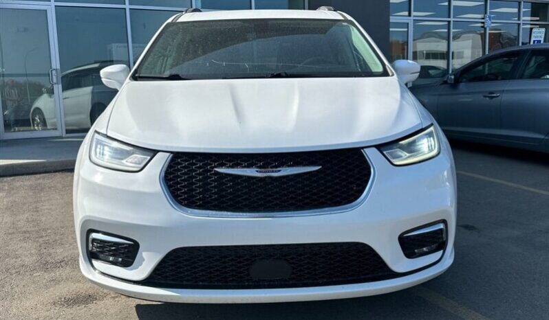 
								2021 Chrysler Pacifica Touring full									