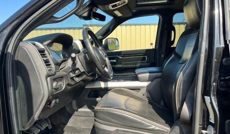 
								2019 RAM 2500 Laramie Sport Lifted Diesel full									