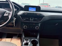 
										2020 Ford Escape S full									