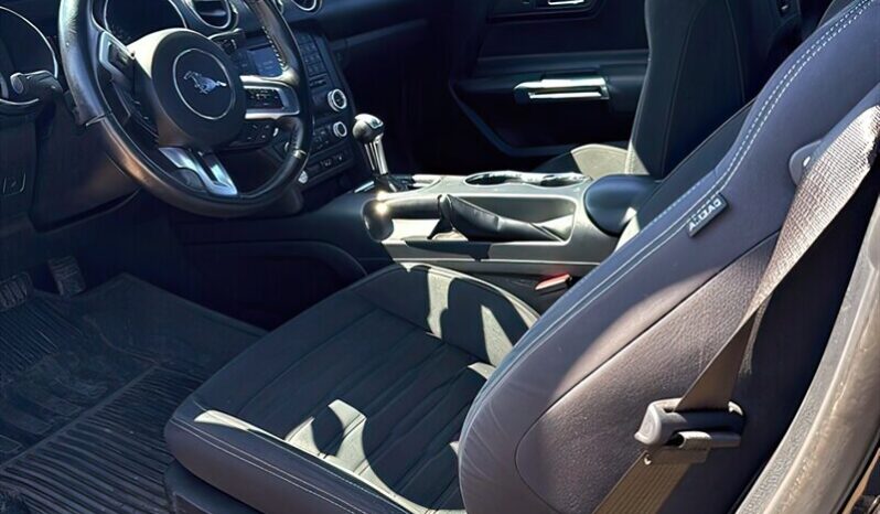 
								2016 Ford Mustang V6 Fastback full									