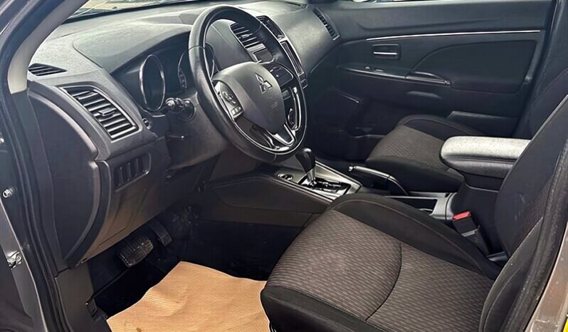 
								2019 Mitsubishi RVR SE AWC full									