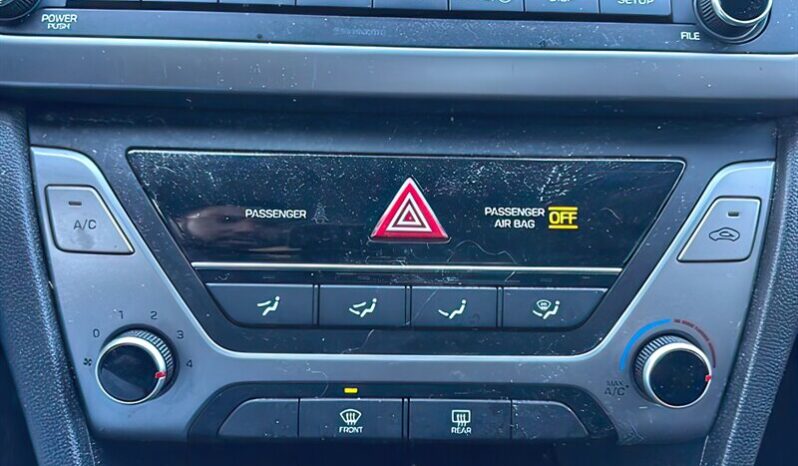 
								2017 Hyundai Elantra GL full									