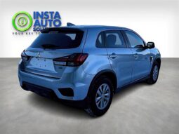 
										2022 Mitsubishi RVR SE full									