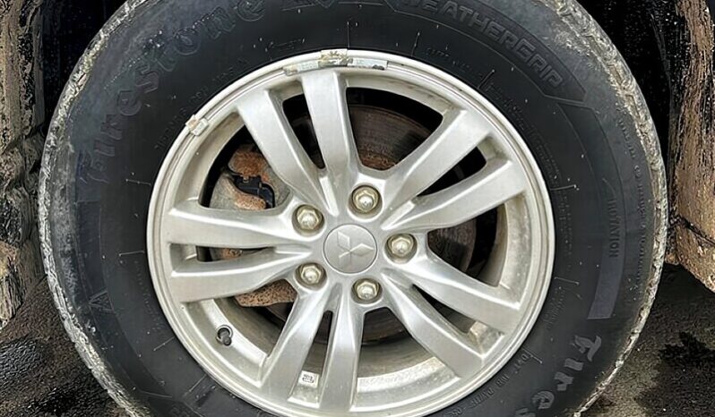 
								2019 Mitsubishi Outlander ES full									