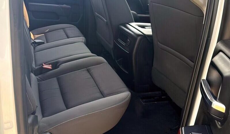 
								2018 GMC Sierra 2500 SLE full									