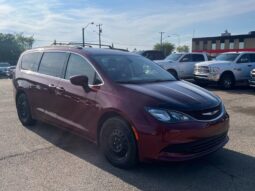 
										2017 Chrysler Pacifica LX full									