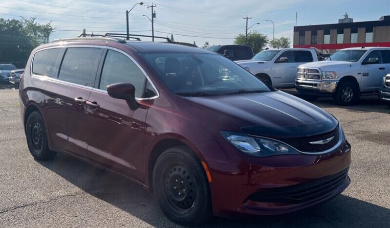 
								2017 Chrysler Pacifica LX full									