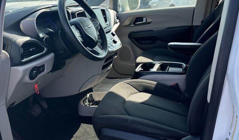 
								2021 Chrysler Pacifica Touring full									
