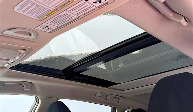 
								2016 Nissan Rogue SV Moonroof full									