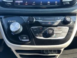 
										2021 Chrysler Pacifica Touring full									