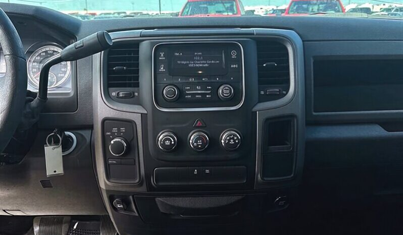 
								2017 RAM 1500 ST full									