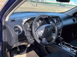 
										2019 Nissan Pathfinder SV full									