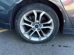 
										2017 Ford Fusion SE full									