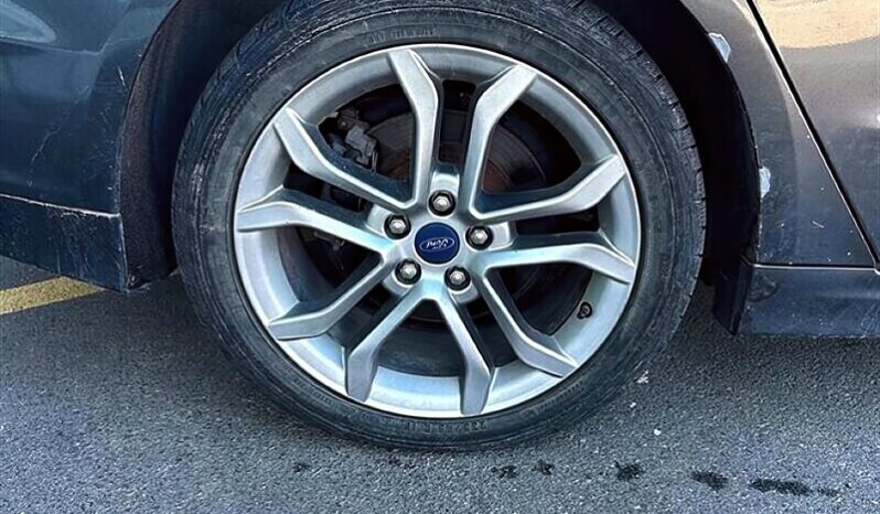 
								2017 Ford Fusion SE full									