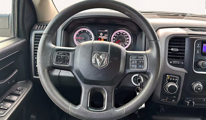
								2020 RAM 1500 Classic ST full									