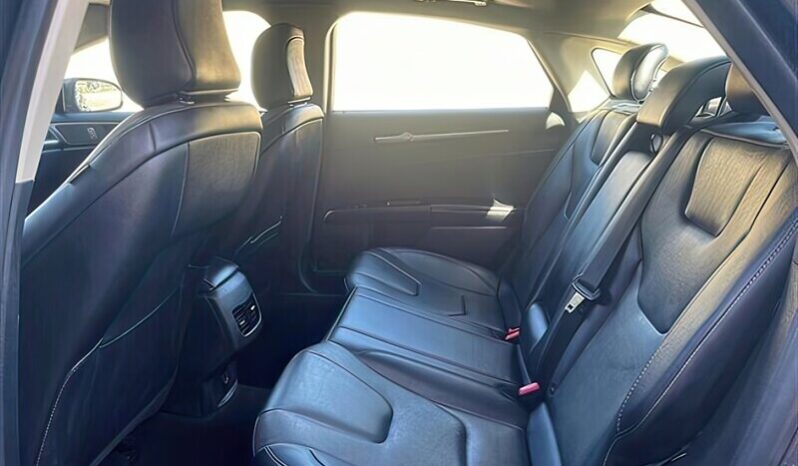 
								2020 Ford Fusion Hybrid Titanium full									