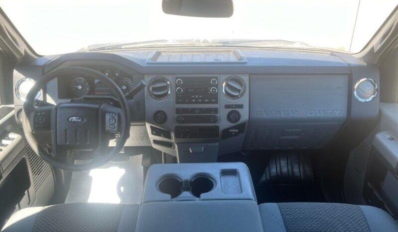 
								2016 Ford F-250 Super Duty XLT Diesel full									