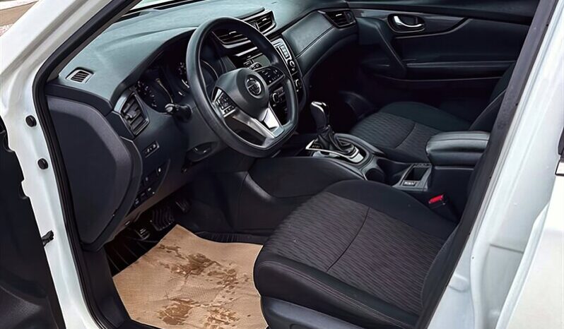 
								2019 Nissan Rogue SV full									