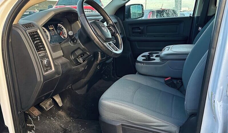 
								2017 RAM 1500 ST full									