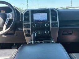 
										2019 Ford F-150 Lariat full									