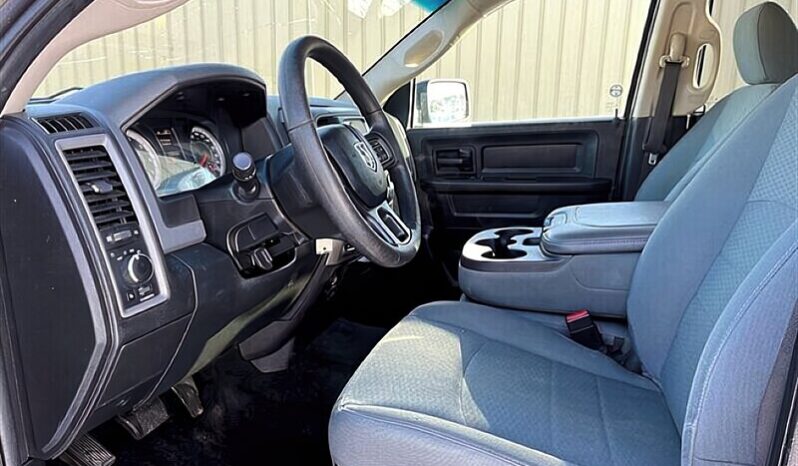 
								2017 RAM 1500 ST full									
