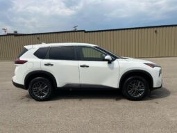 
										2024 Nissan Rogue S full									