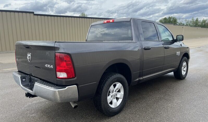 
								2022 RAM 1500 Classic SLT full									