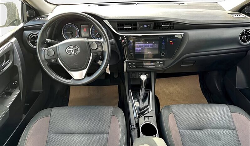 
								2018 Toyota Corolla LE full									