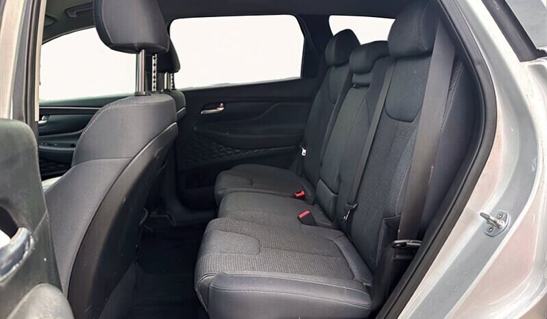 
								2019 Hyundai Santa Fe Essential 2.4L full									