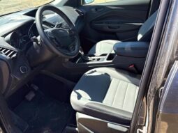 
										2019 Ford Escape S full									