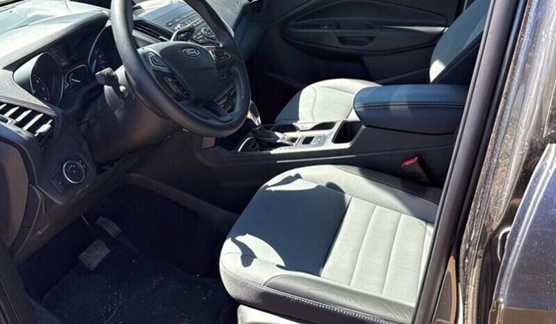 
								2019 Ford Escape S full									