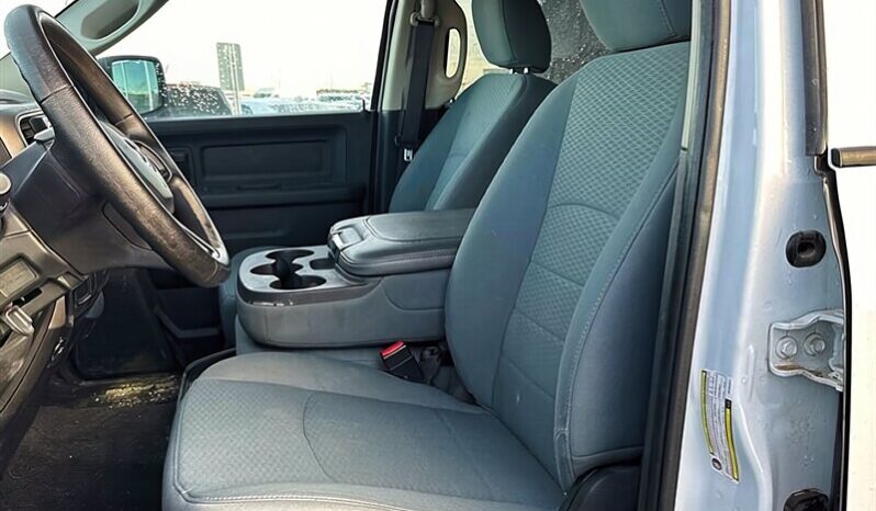 
								2017 RAM 1500 ST full									