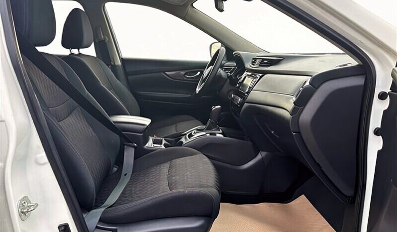 
								2019 Nissan Rogue SV full									