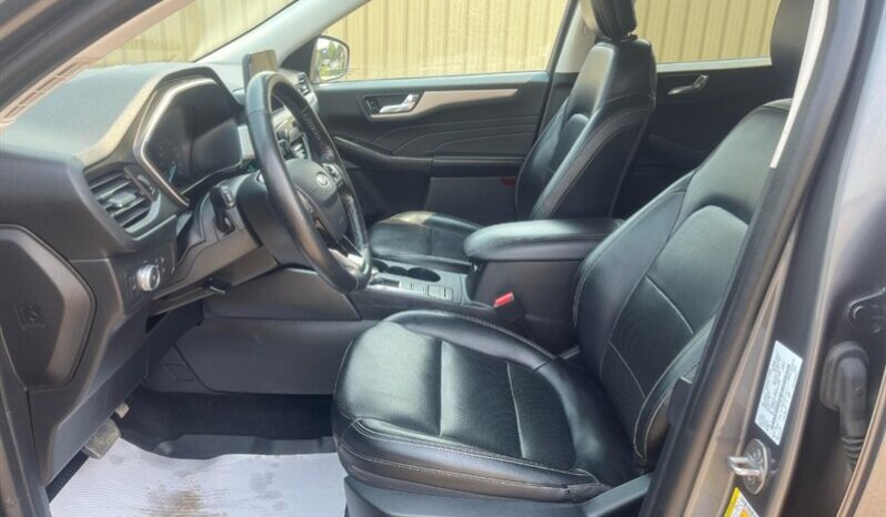 
								2021 Ford Escape SEL full									