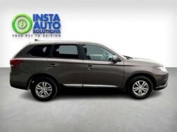 
										2019 Mitsubishi Outlander ES full									