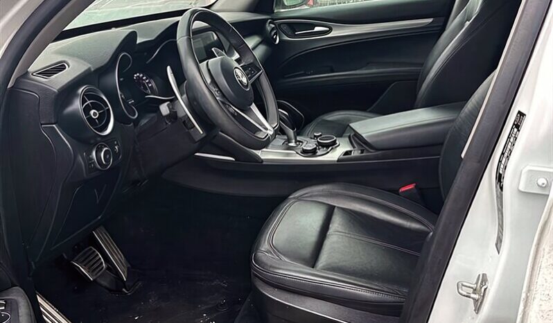 
								2018 Alfa Romeo Stelvio Sport full									