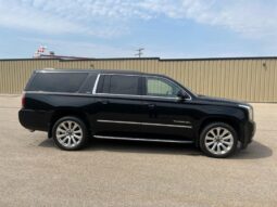 
										2020 GMC Yukon XL SLT full									