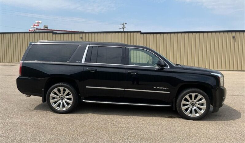 
								2020 GMC Yukon XL SLT full									