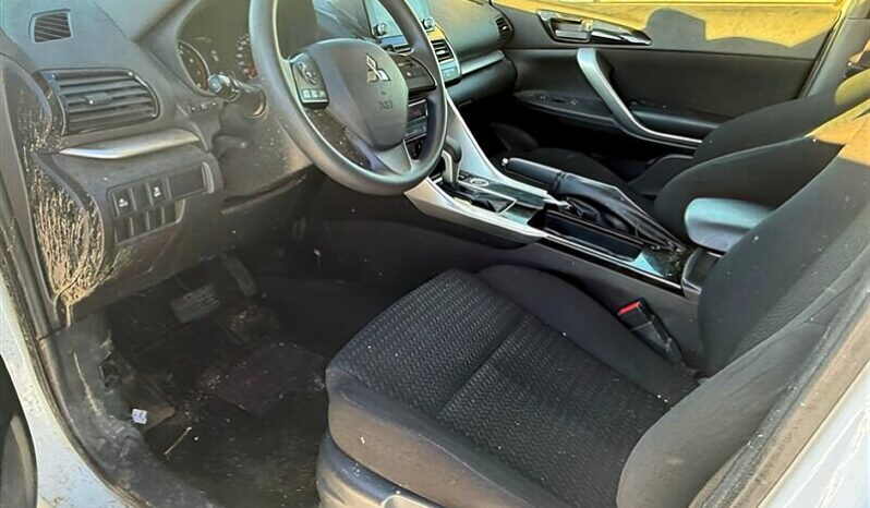 
								2022 Mitsubishi Eclipse Cross ES full									