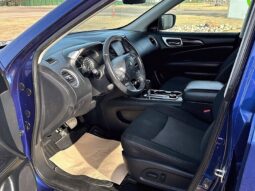 
										2019 Nissan Pathfinder SV full									