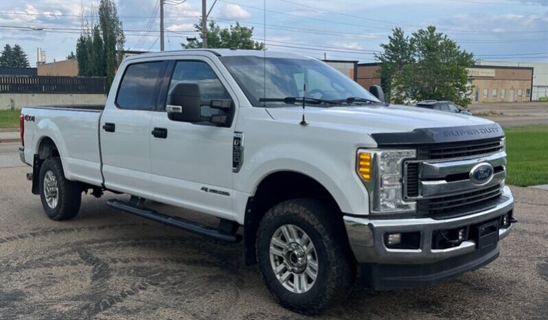 
								2017 Ford F-350 Super Duty XLT full									