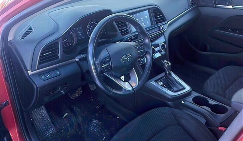 
								2019 Hyundai ELANTRA Preferred full									