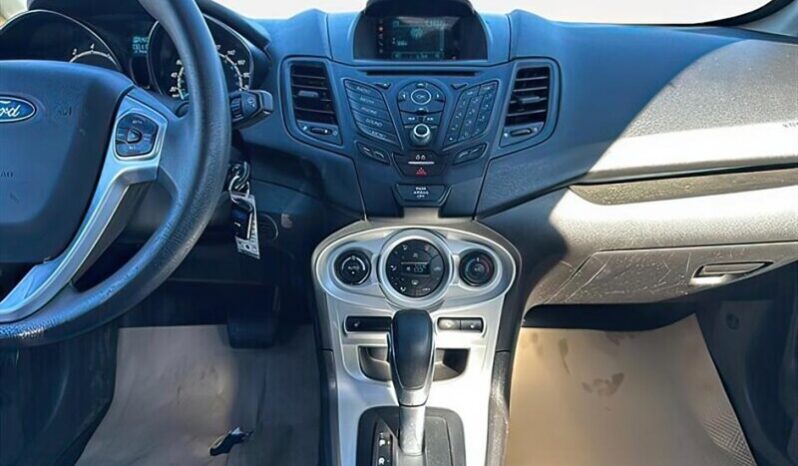 
								2017 Ford Fiesta SE full									
