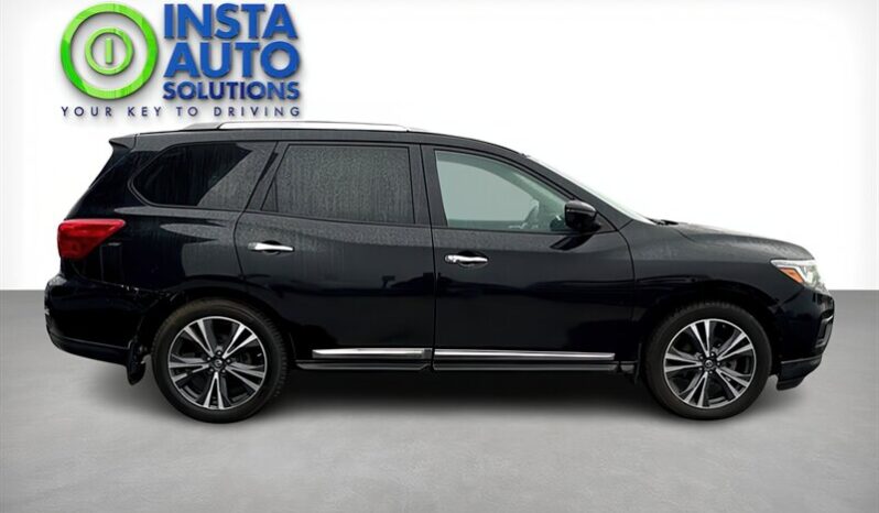 
								2017 Nissan Pathfinder Platinum full									
