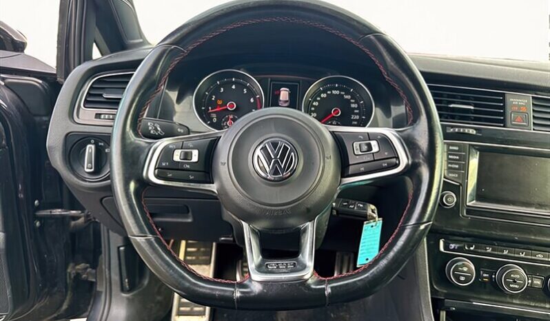 
								2015 Volkswagen Golf GTI full									