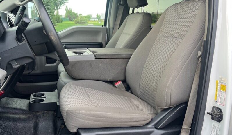 
								2017 Ford F-350 Super Duty XLT full									