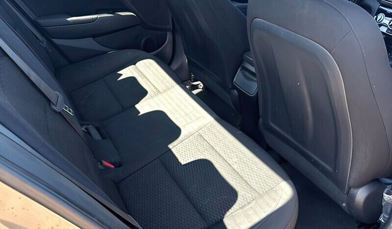 
								2019 Hyundai Elantra Preferred full									